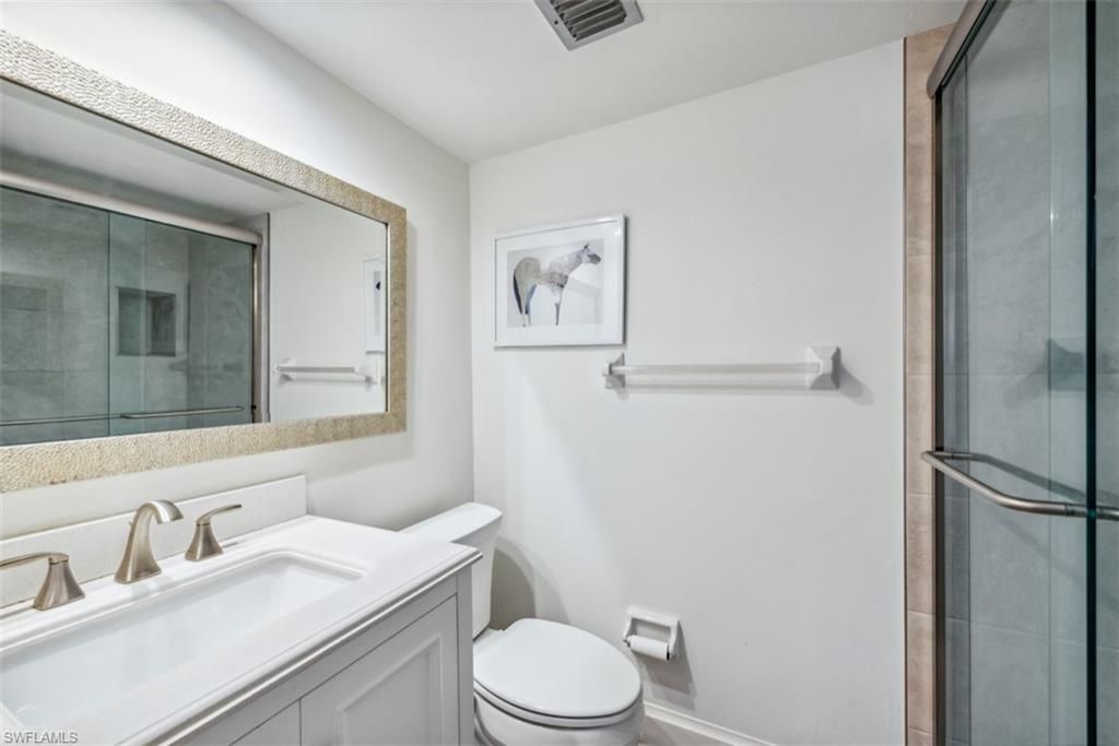 37 High Point Cir E, Unit 208, Naples, FL 34103 Photo