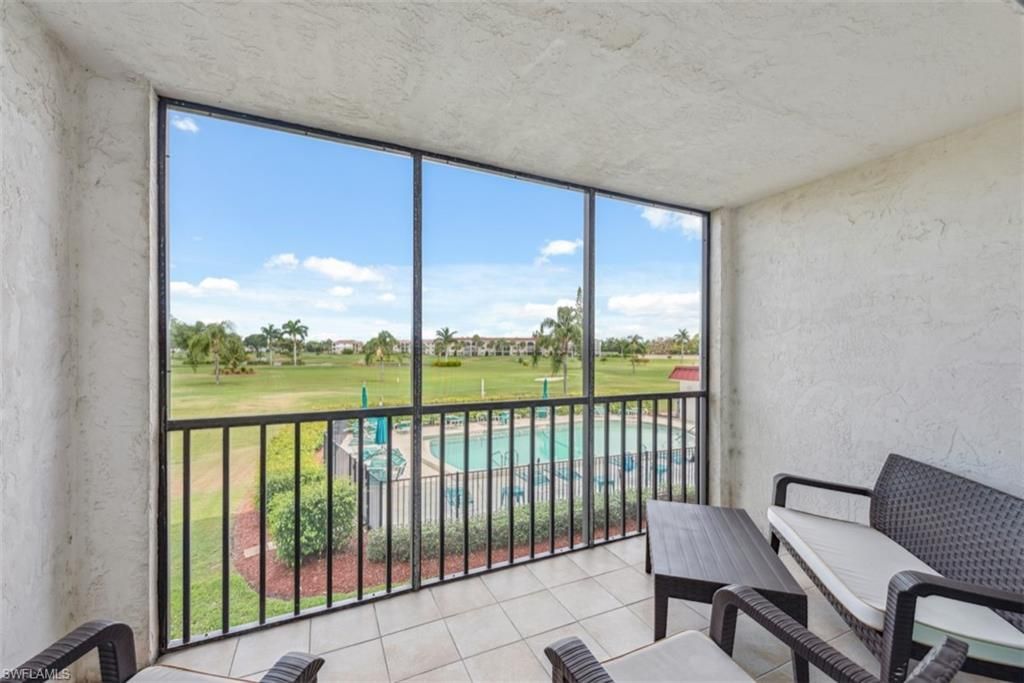37 High Point Cir E, Unit 208, Naples, FL 34103 Photo