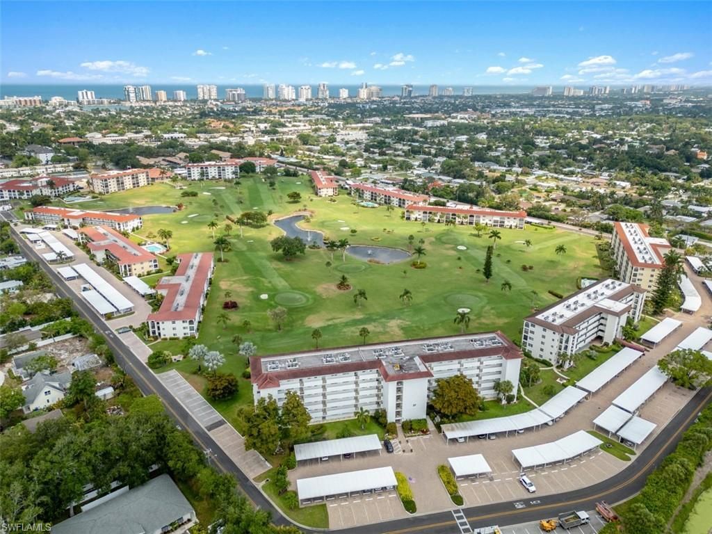 37 High Point Cir E, Unit 208, Naples, FL 34103 Photo