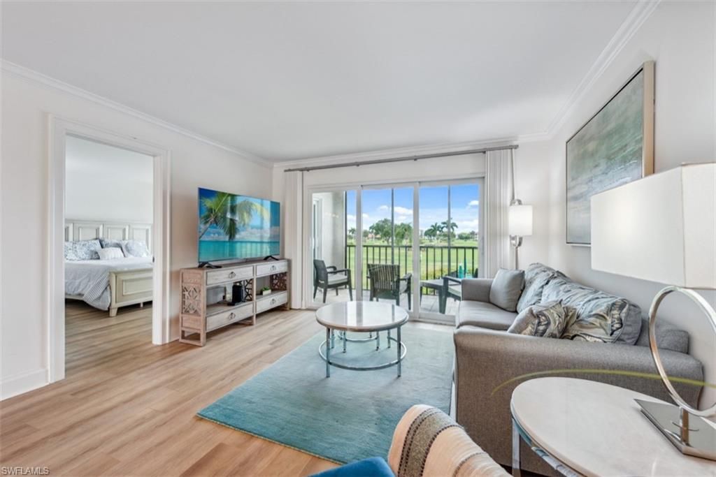 37 High Point Cir E, Unit 208, Naples, FL 34103 Photo