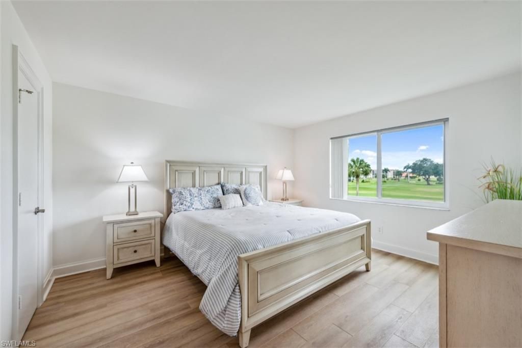 37 High Point Cir E, Unit 208, Naples, FL 34103 Photo