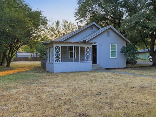 908 Forrest Avenue, Cleburne, TX 76033