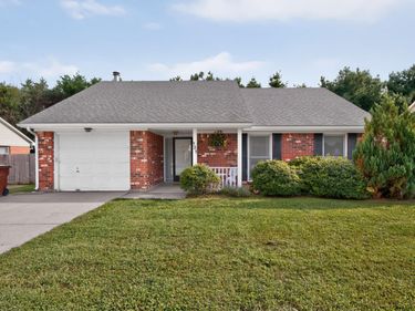 121 Chestnut Lane, Versailles, KY 40383