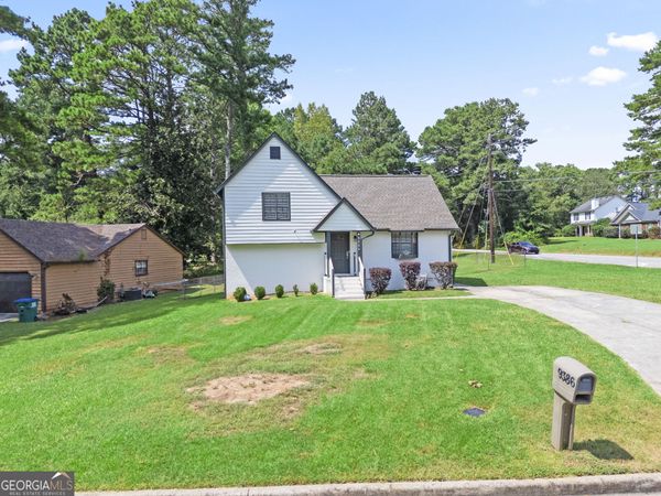 9386 Woodknoll Lane, Jonesboro, GA 30238