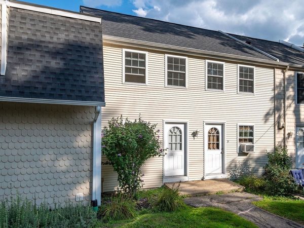 8 Cricket Brook, Unit 8, Dover, NH 03820