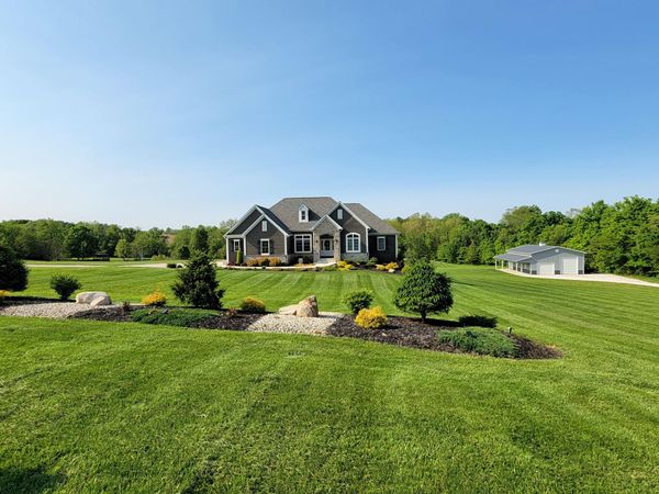 6004 Royalton Road SW, Lancaster, OH 43130