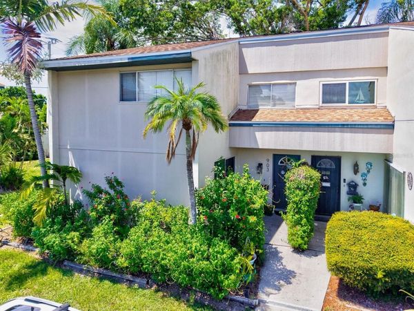 903 BYRON LANE , SARASOTA, FL 34243