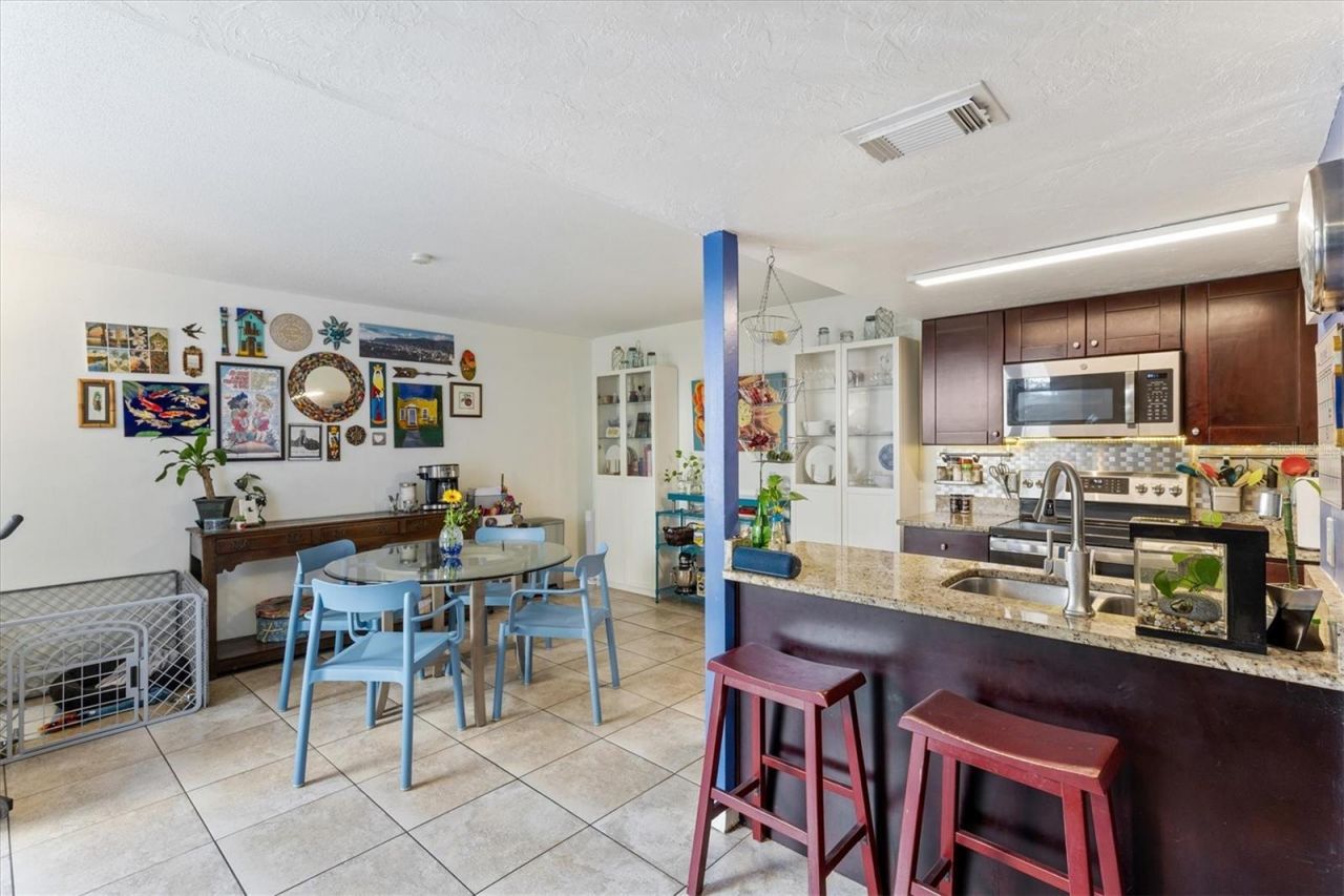 903 Byron Lane, Sarasota, FL 34243 Photo