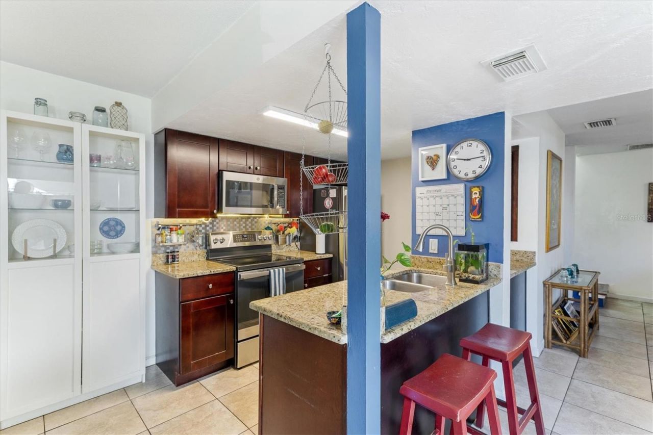903 Byron Lane, Sarasota, FL 34243 Photo