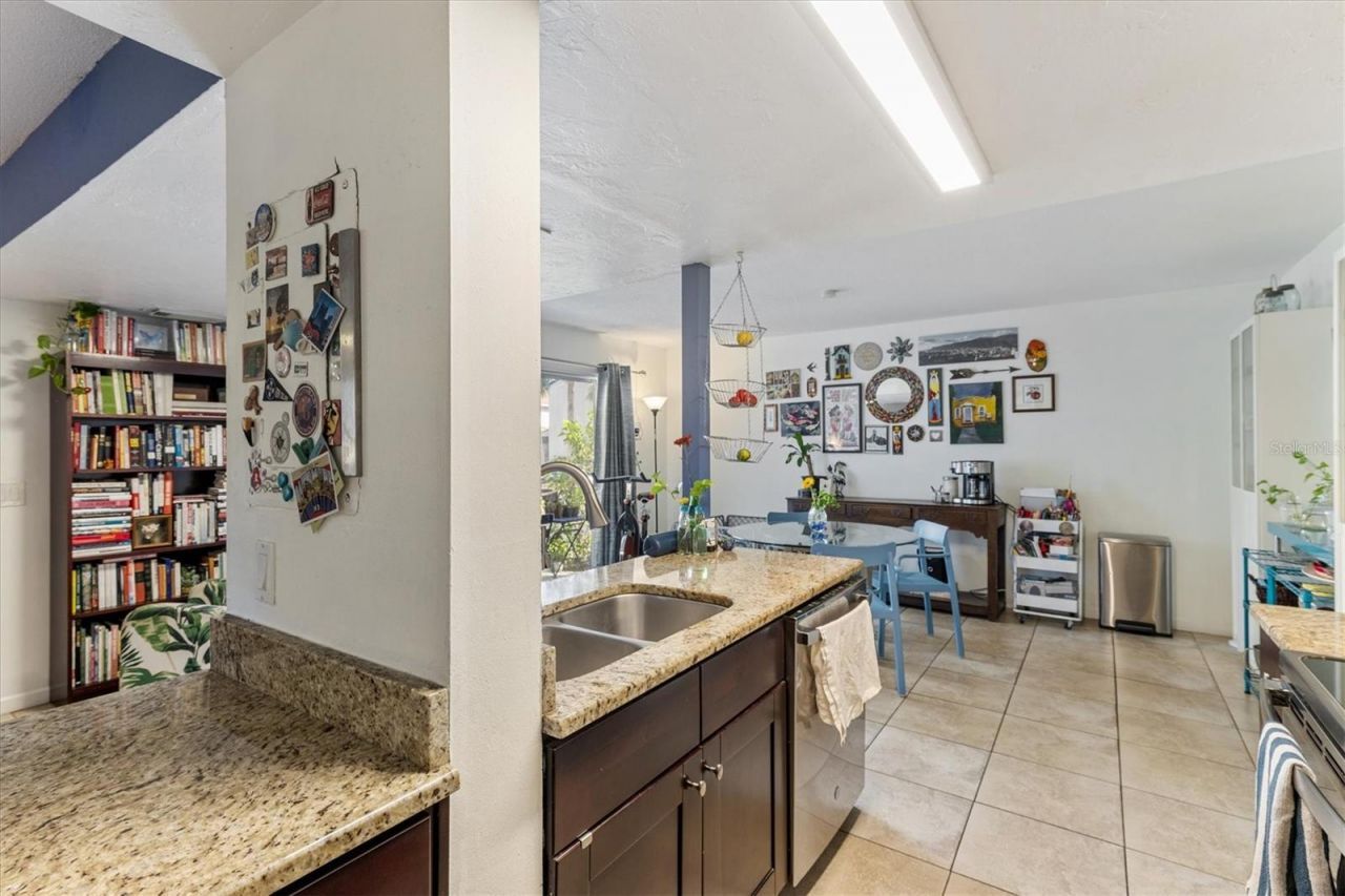 903 Byron Lane, Sarasota, FL 34243 Photo