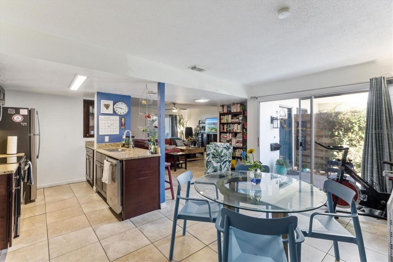 903 Byron Lane, Sarasota, FL 34243 Photo