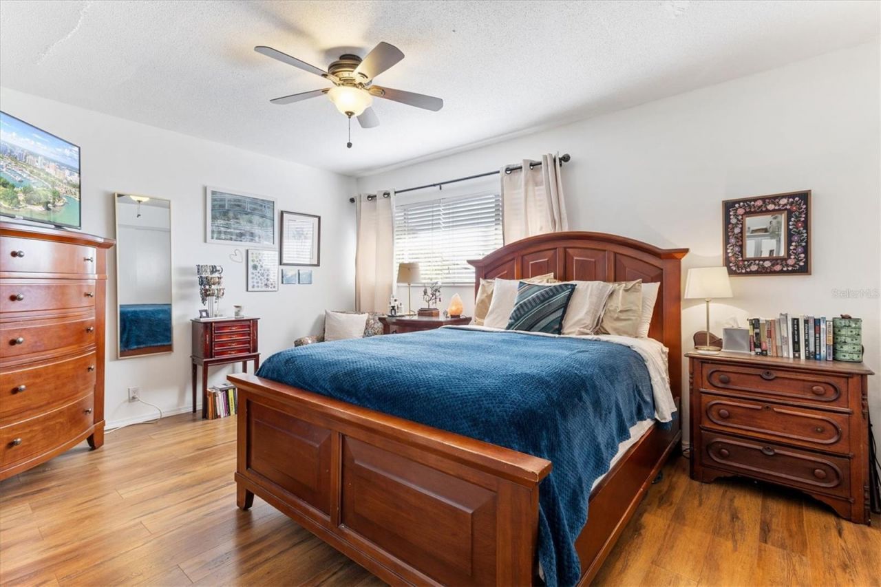 903 Byron Lane, Sarasota, FL 34243 Photo
