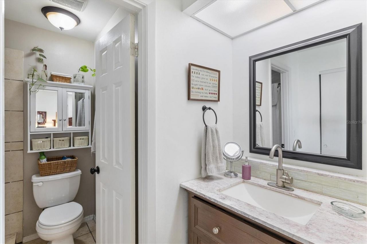 903 Byron Lane, Sarasota, FL 34243 Photo