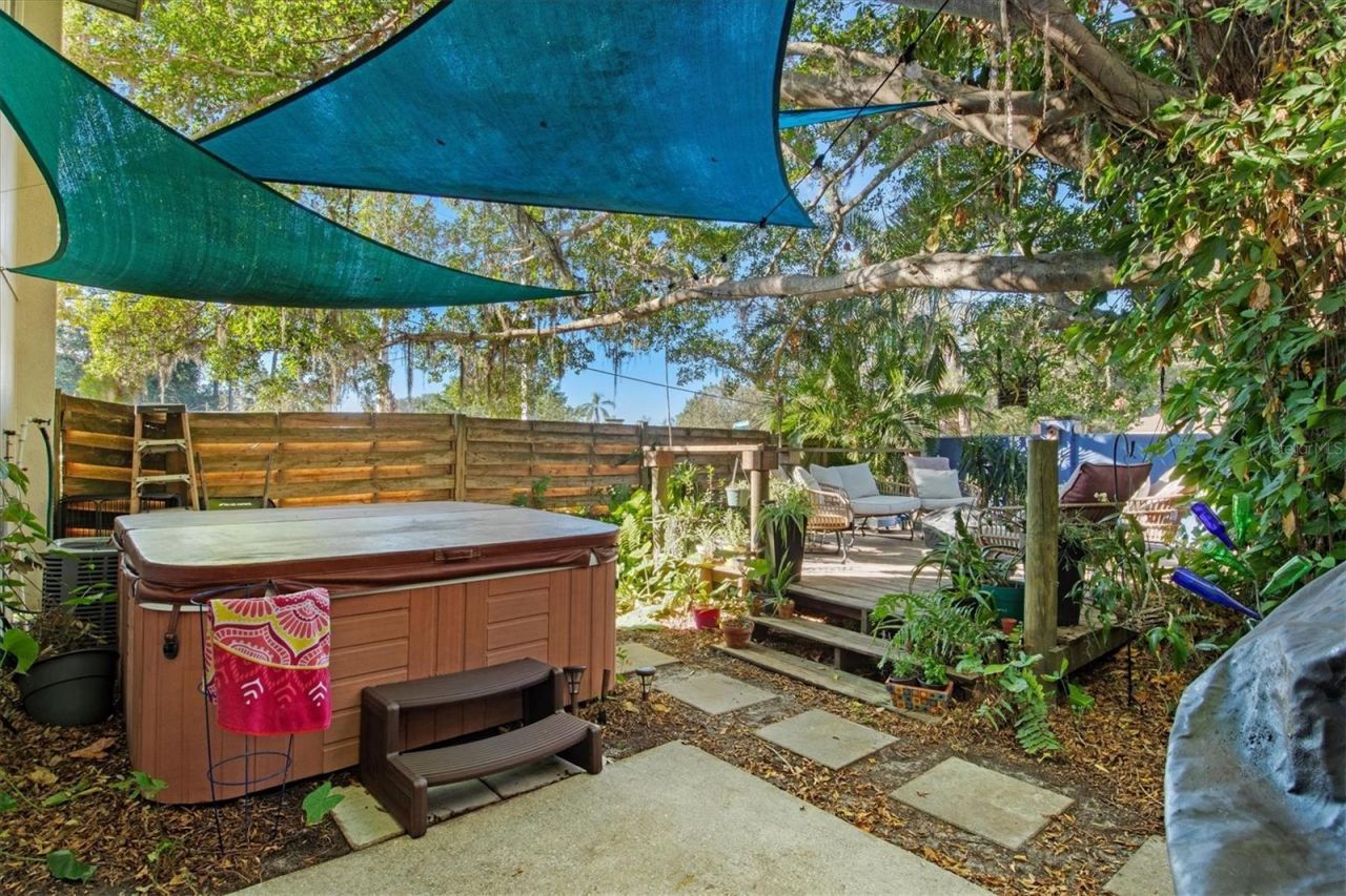 903 Byron Lane, Sarasota, FL 34243 Photo