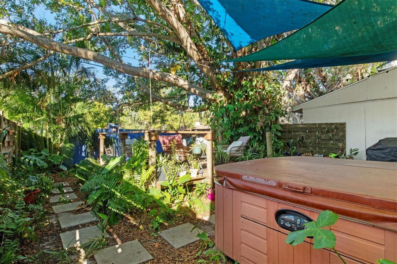 903 Byron Lane, Sarasota, FL 34243 Photo