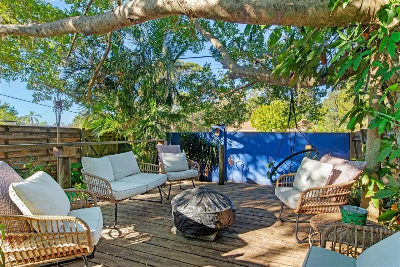 903 Byron Lane, Sarasota, FL 34243 Photo