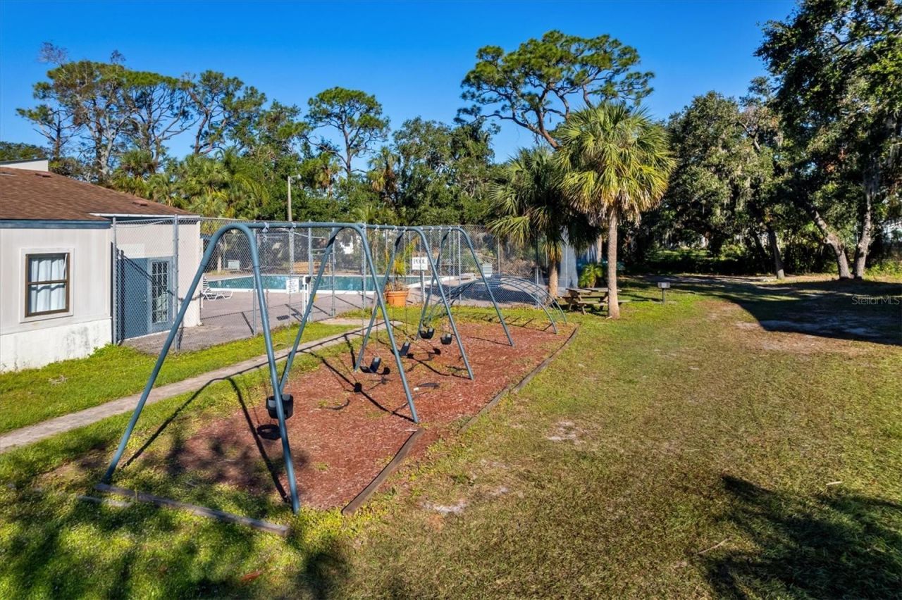 903 Byron Lane, Sarasota, FL 34243 Photo
