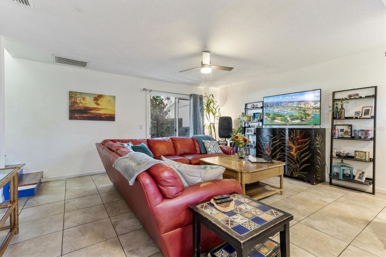 903 Byron Lane, Sarasota, FL 34243 Photo
