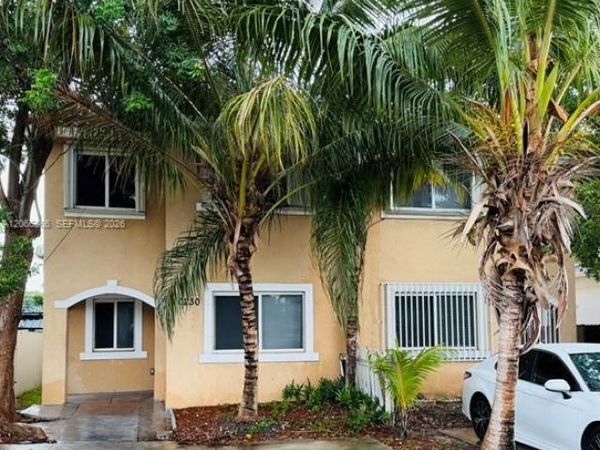 10230 SW 173rd St, Miami, FL 33157
