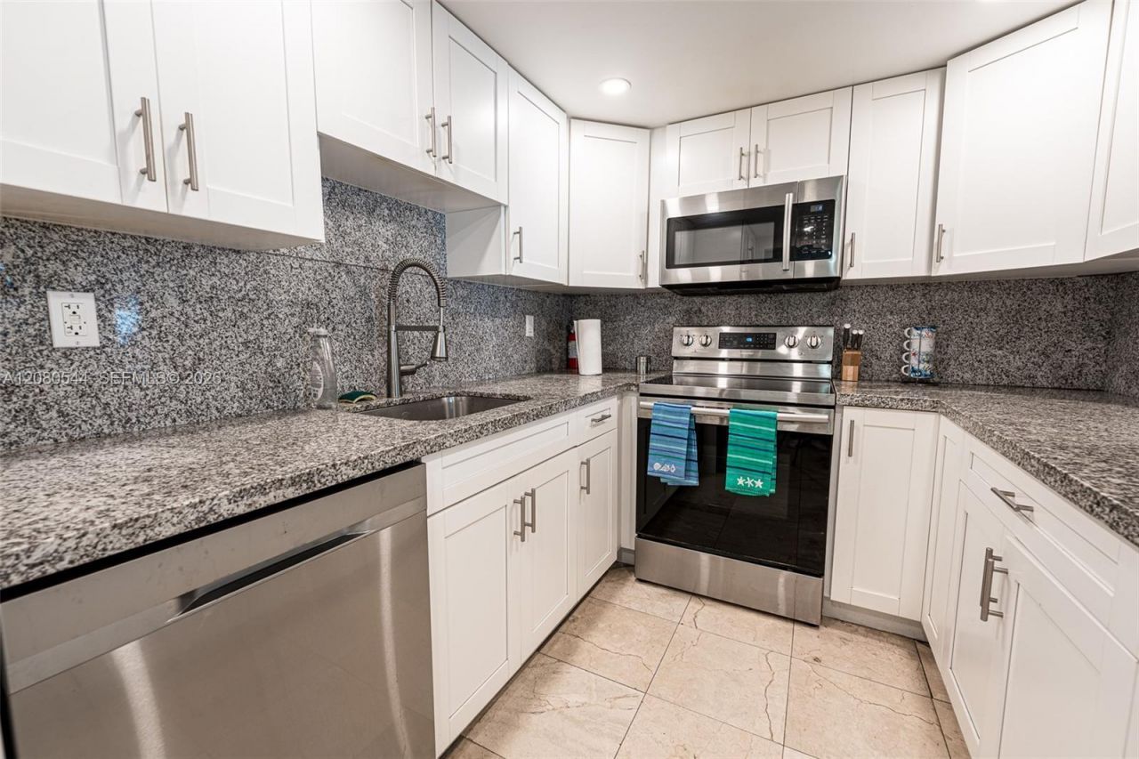 2401 Collins Ave, Unit 712, Miami Beach, FL 33140 Photo