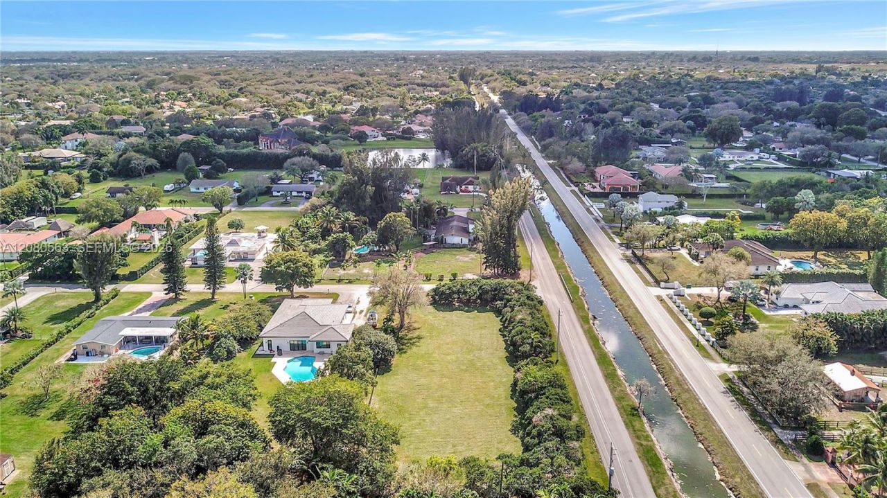 28 SW Street, Davie, FL 33330 Photo