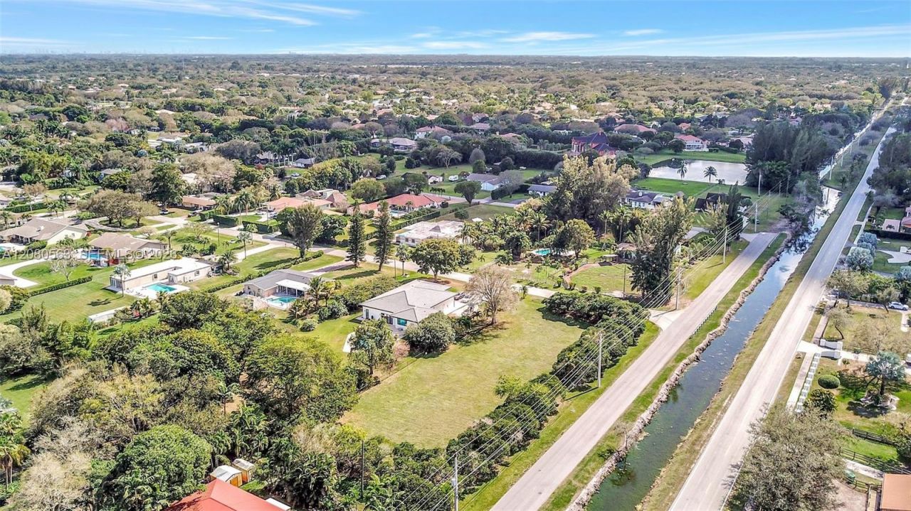 28 SW Street, Davie, FL 33330 Photo