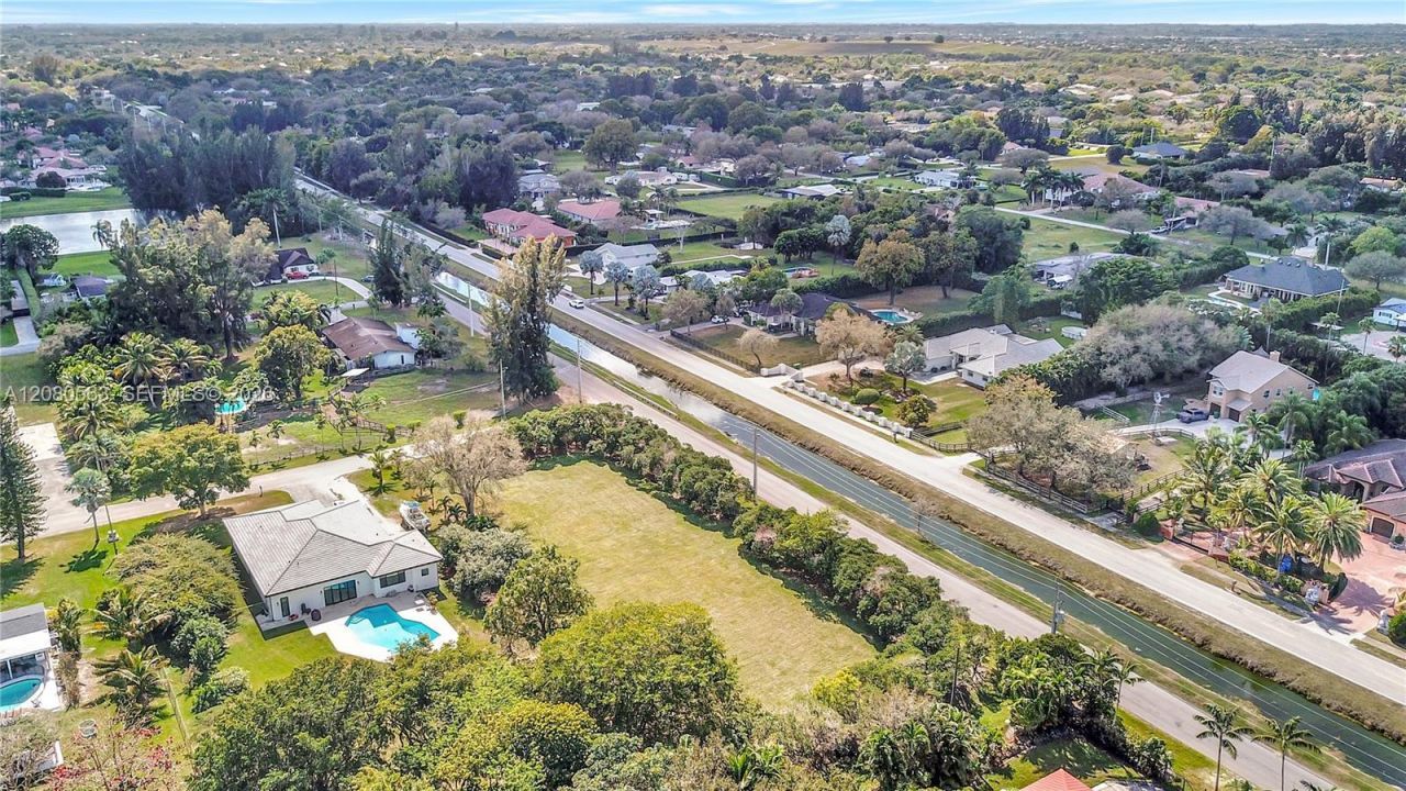 28 SW Street, Davie, FL 33330 Photo