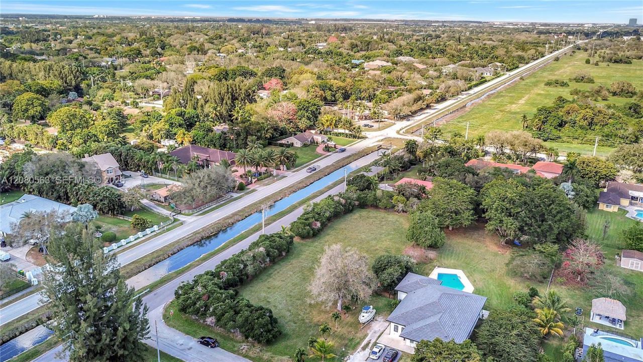 28 SW Street, Davie, FL 33330 Photo