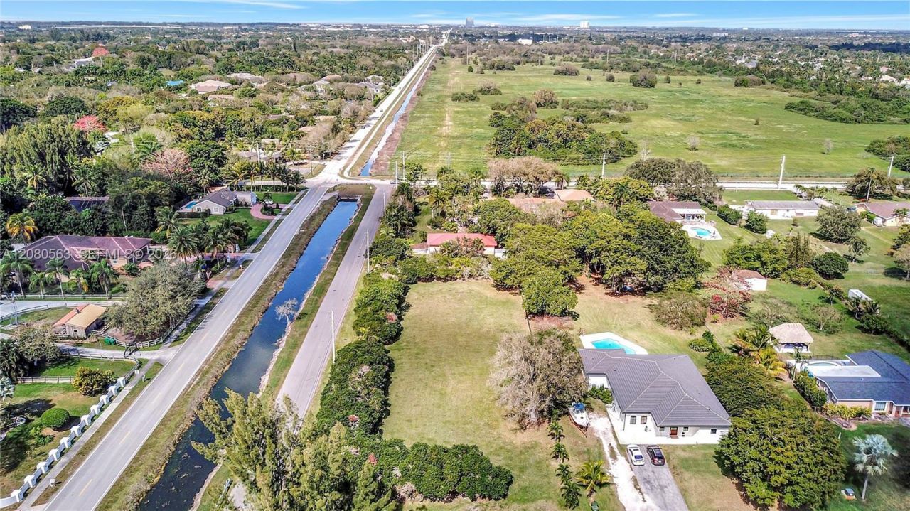 28 SW Street, Davie, FL 33330 Photo