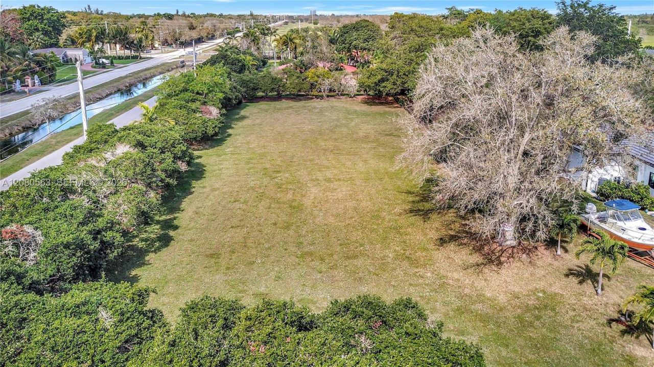 28 SW Street, Davie, FL 33330 Photo