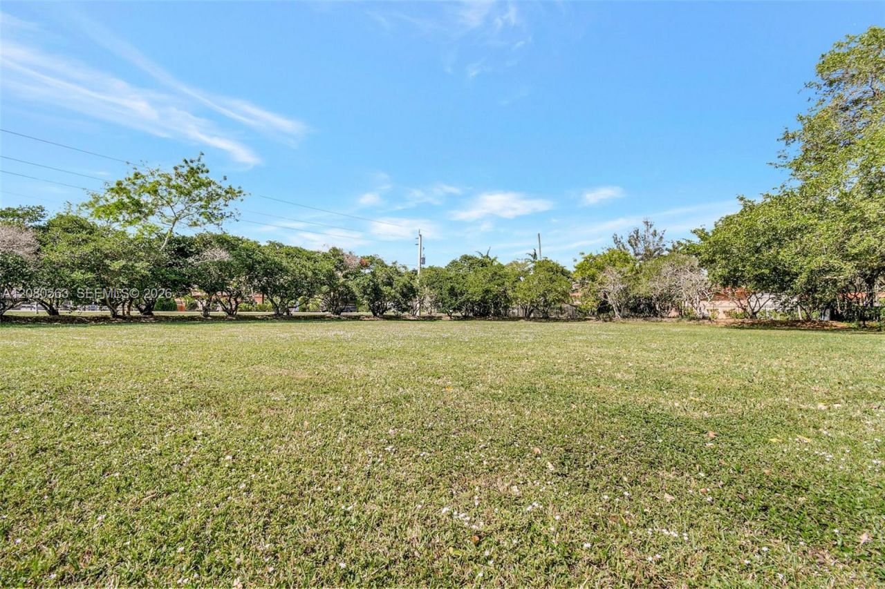 28 SW Street, Davie, FL 33330 Photo