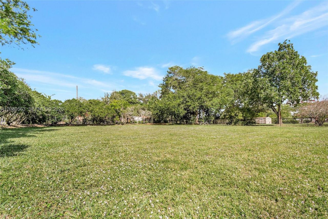 28 SW Street, Davie, FL 33330 Photo