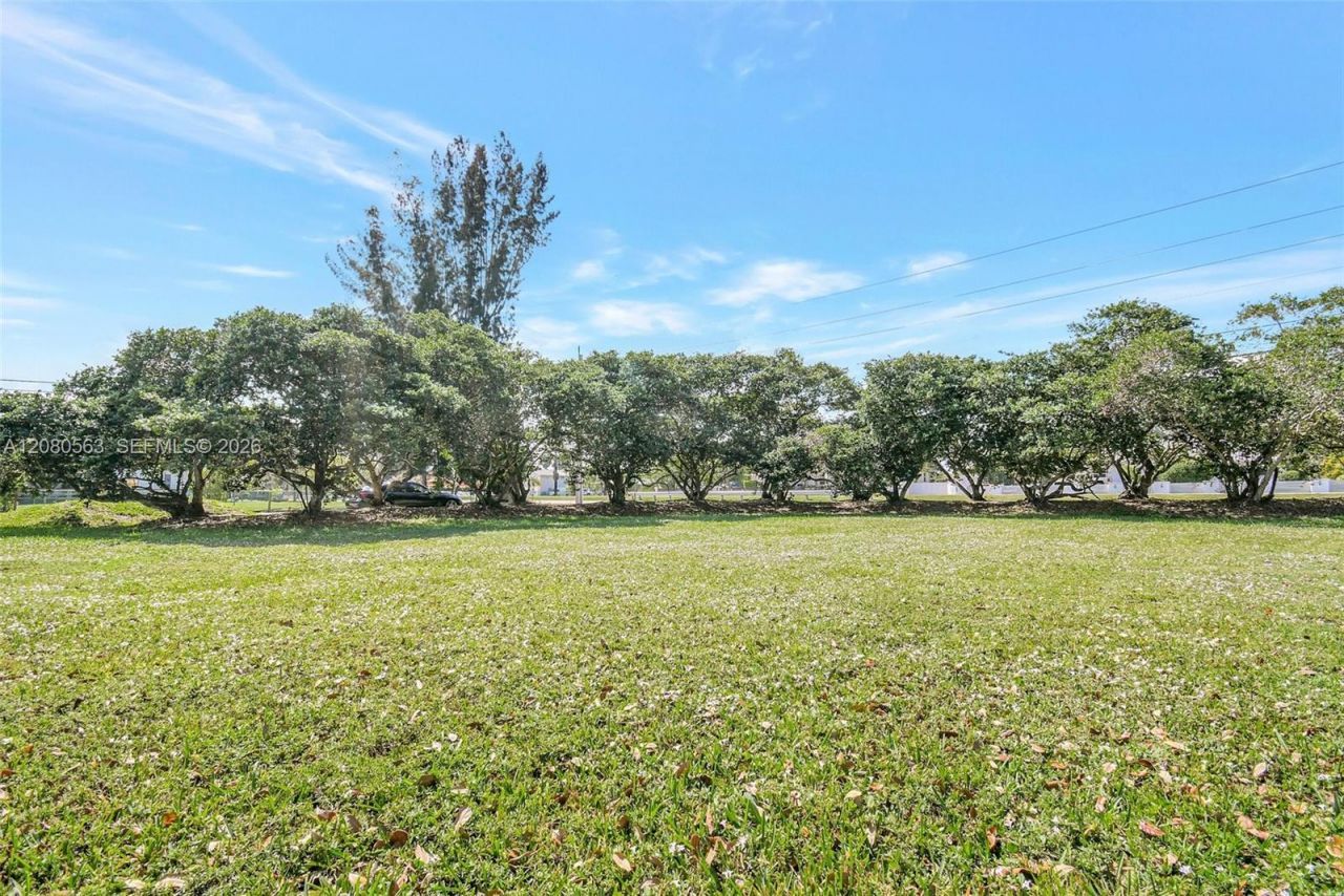 28 SW Street, Davie, FL 33330 Photo