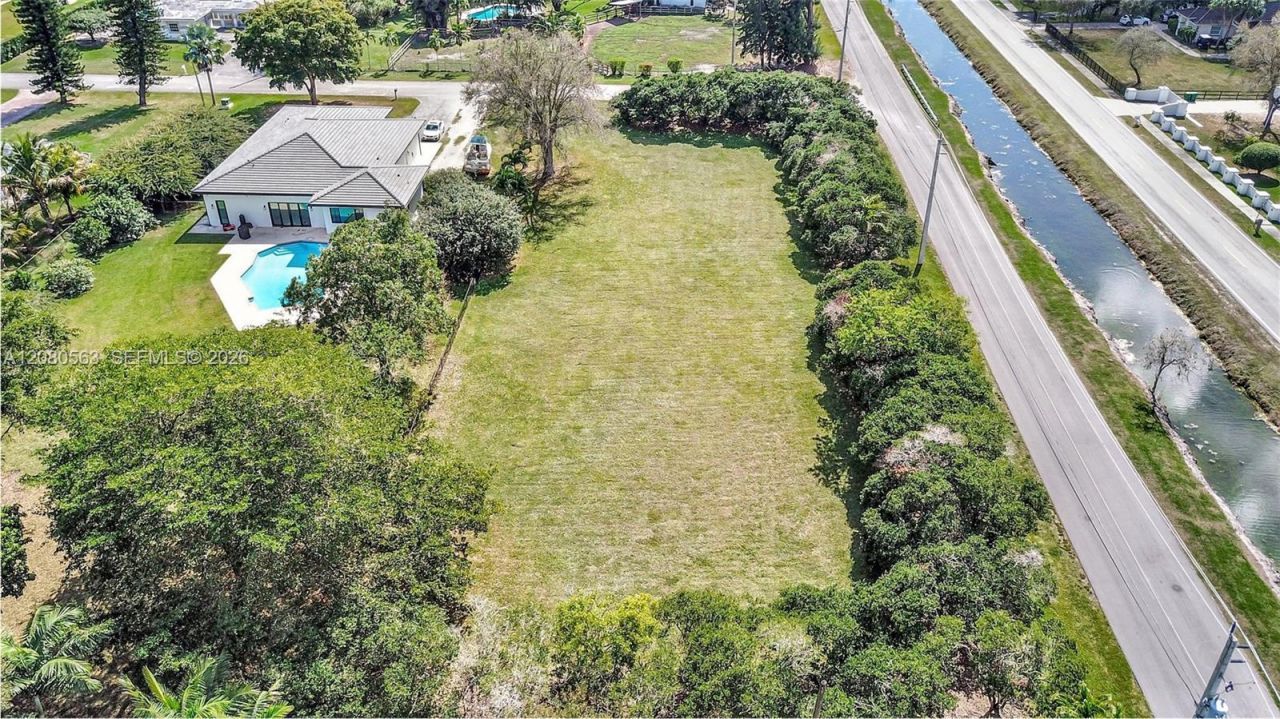 28 SW Street, Davie, FL 33330 Photo