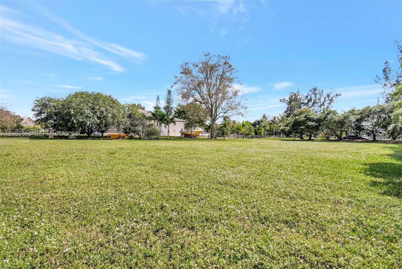 28 SW Street, Davie, FL 33330 Photo