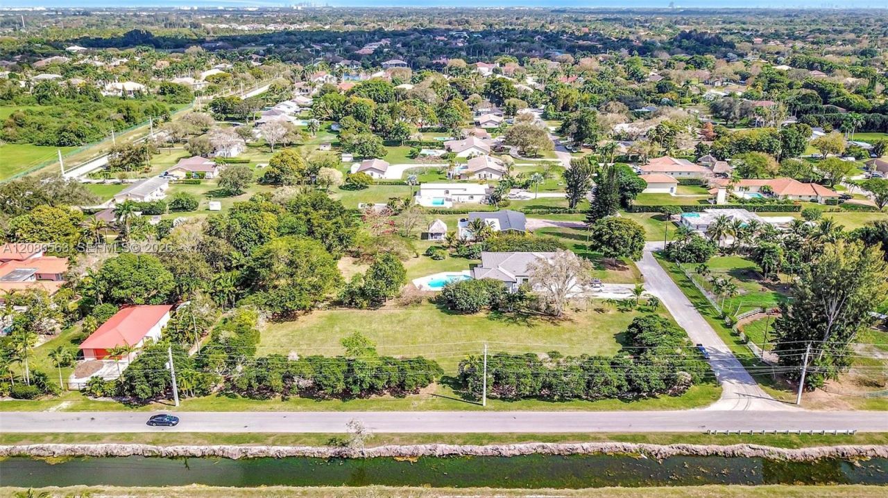 28 SW Street, Davie, FL 33330 Photo