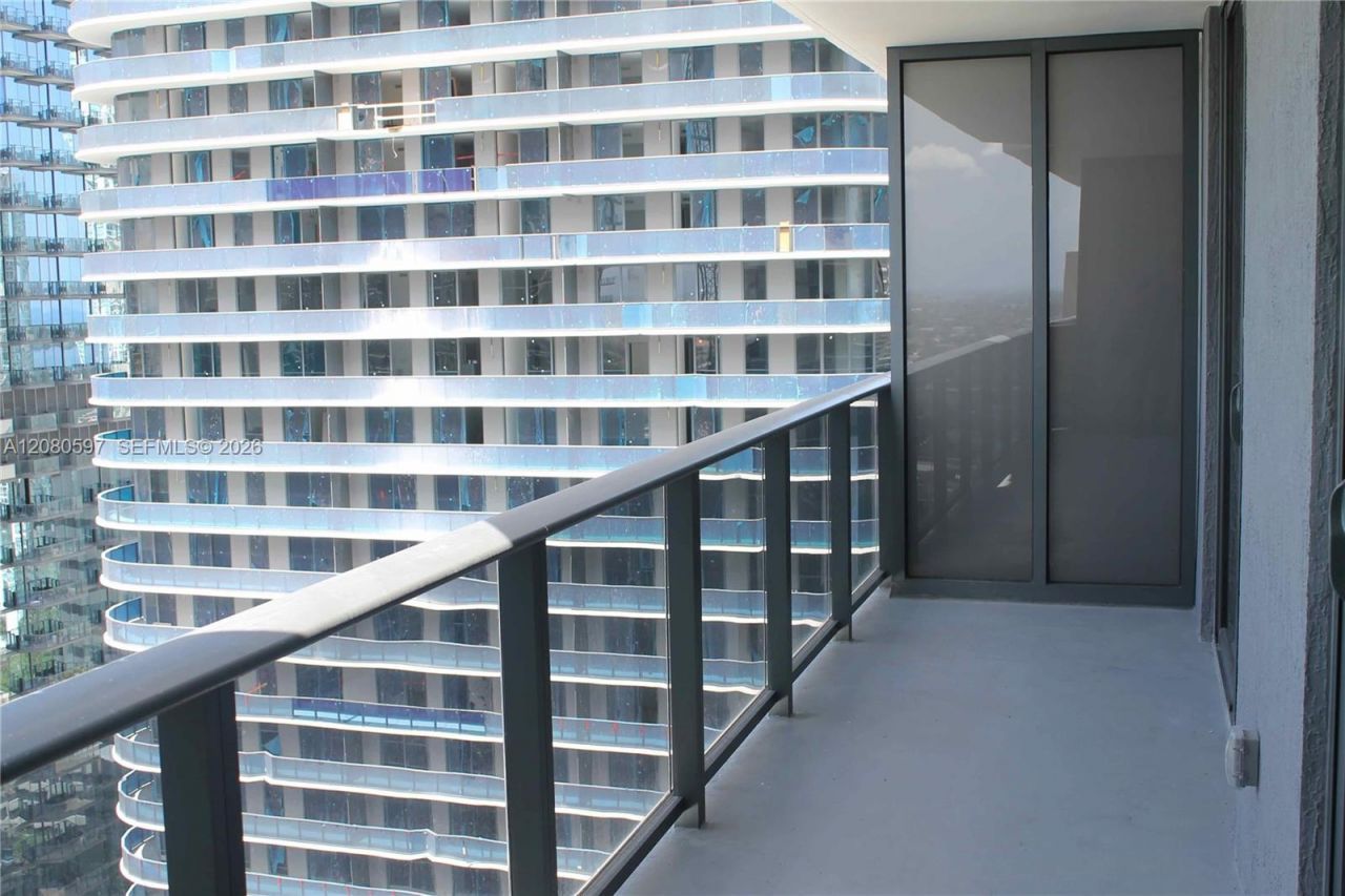 45 SW 9th St, Unit 2809, Miami, FL 33130 Photo
