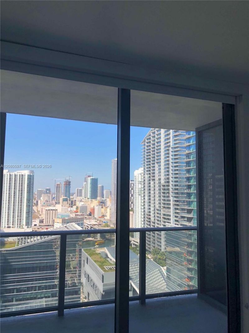 45 SW 9th St, Unit 2809, Miami, FL 33130 Photo