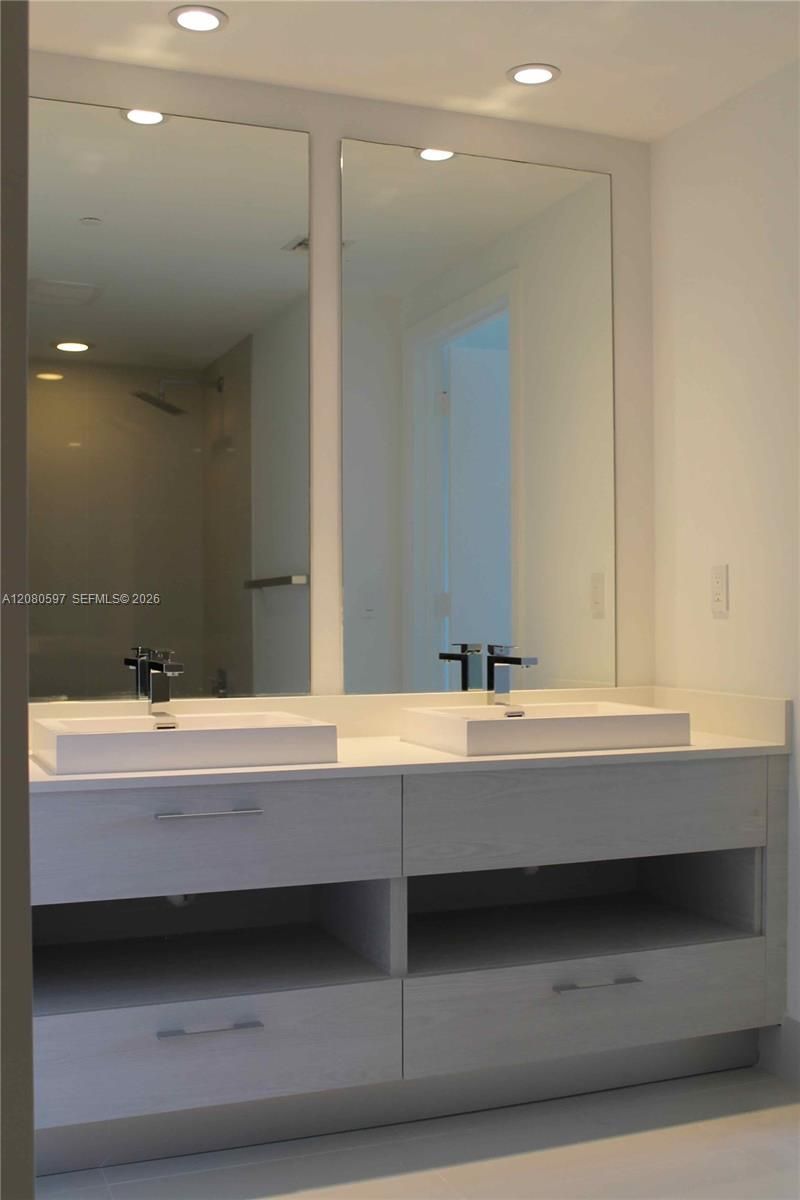 45 SW 9th St, Unit 2809, Miami, FL 33130 Photo