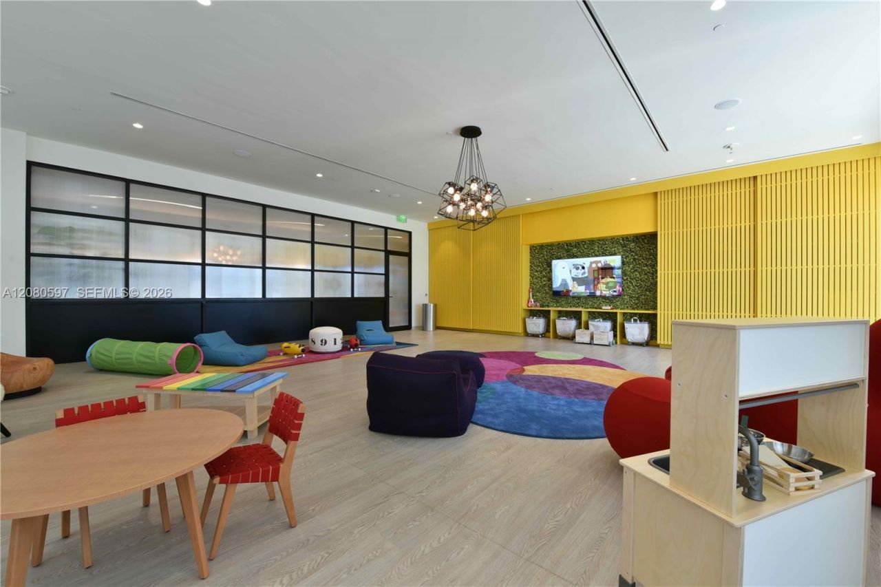 45 SW 9th St, Unit 2809, Miami, FL 33130 Photo