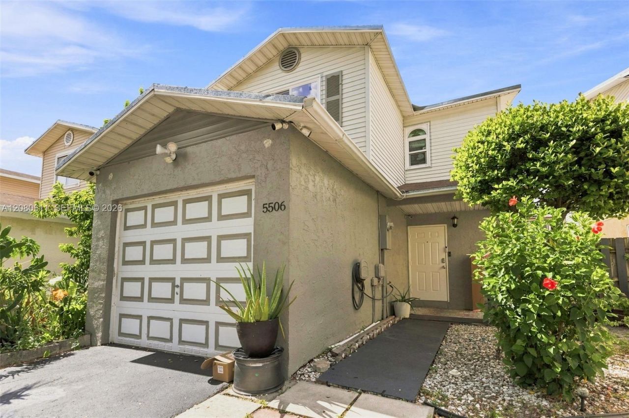 5506 NW 22nd St, Lauderhill, FL 33313 Main Photo