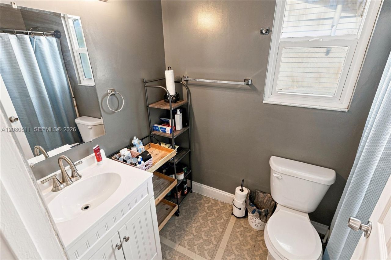 5506 NW 22nd St, Lauderhill, FL 33313 Photo