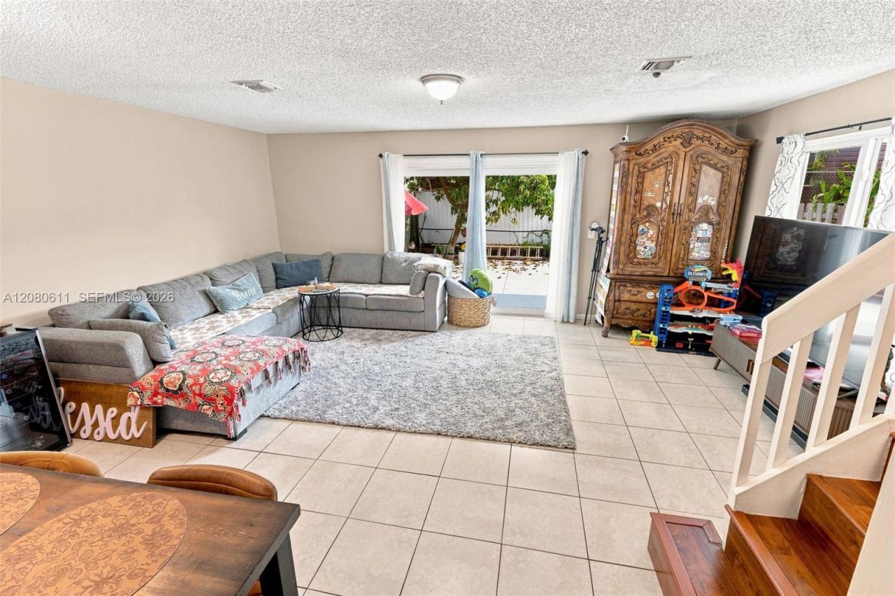 5506 NW 22nd St, Lauderhill, FL 33313 Photo