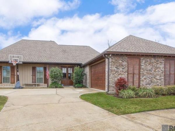 8049 Valencia Ct, Baton Rouge, LA 70820