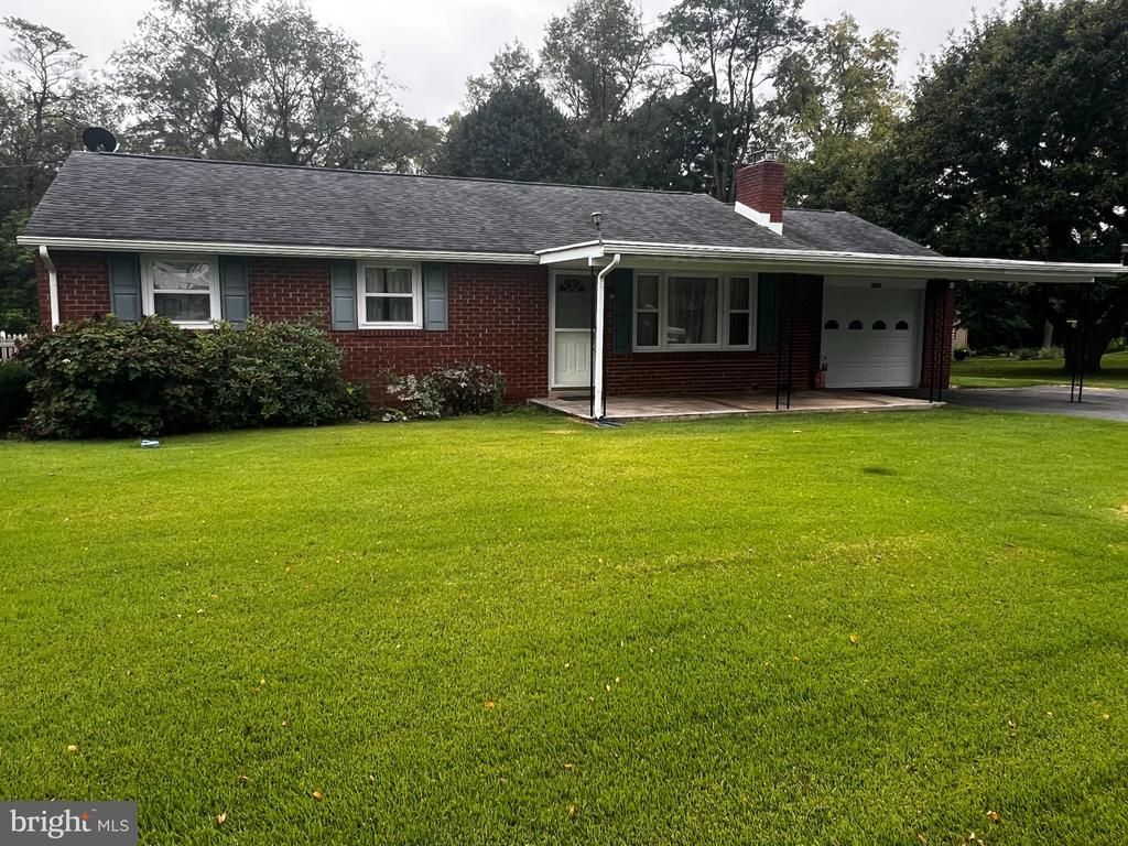 109 CASCADES LANE, LEESPORT, PA 19533