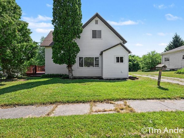 307 S East Street, St. Louis, MI 48880