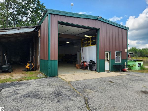 1202 Thomas Road SW, South Boardman, MI 49646