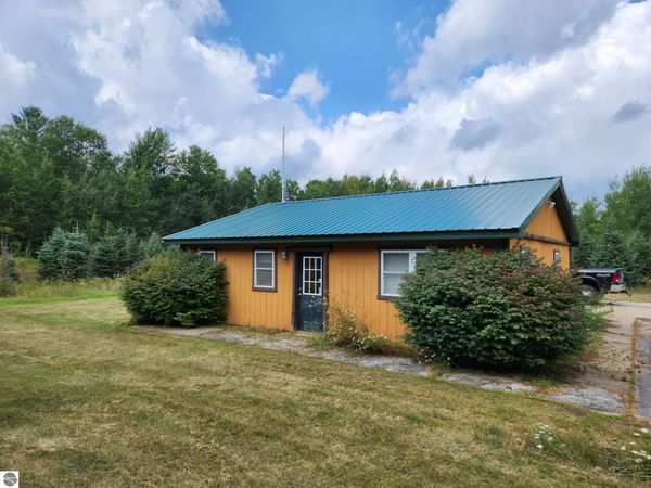 1202 Thomas Road SW, South Boardman, MI 49646