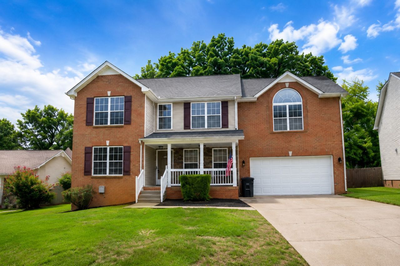 736 W Accipiter Cir, Clarksville, TN 37043 Main Photo