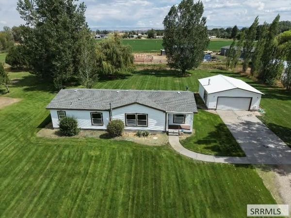 219 N 524 W, BLACKFOOT, ID 83221
